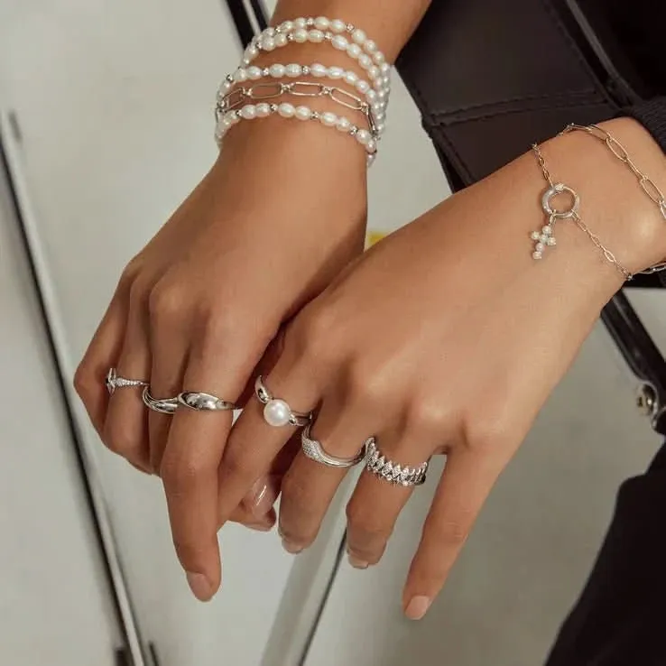 Bracelet Ania Haie en perles d'eau douce argentées avec zircons cubiques blancs sertis sur le tour B058-05H Bijoux Ania Haie