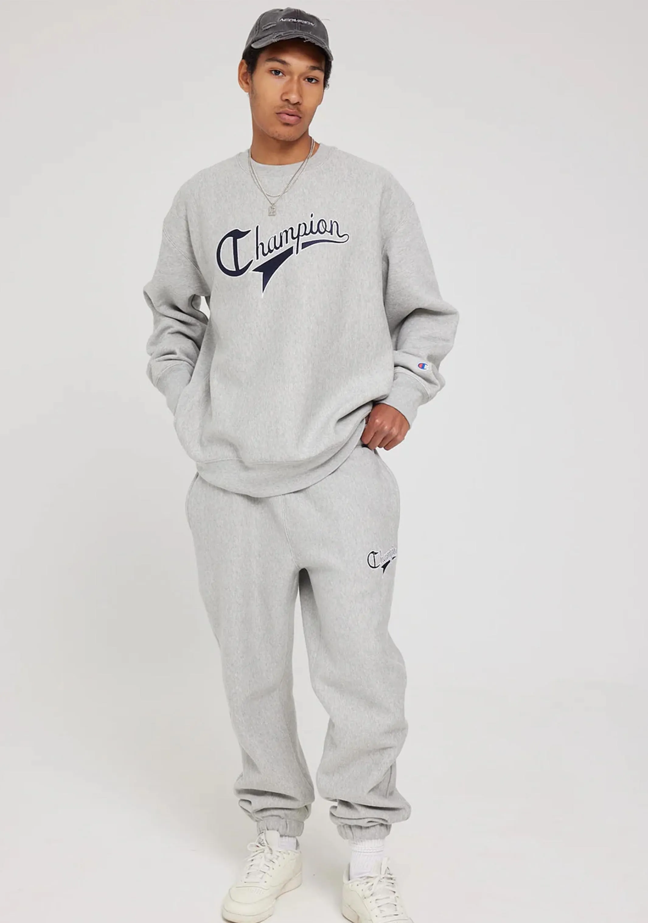 Champion Men's Reverse Weave Cursive Logo Crew <br> AUVGN A3R