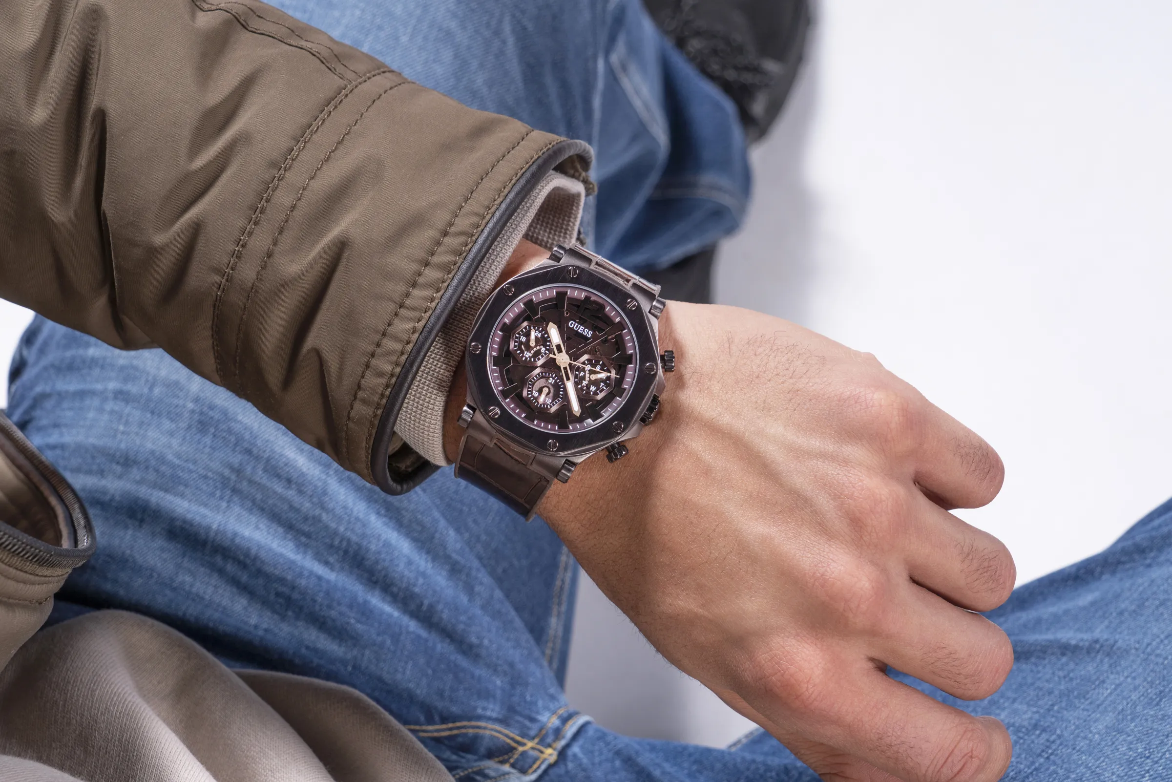 Montres Jewelry Guess Guess - Montre Edge Chocolat Marron pour Homme - GW0492G2 - 785680