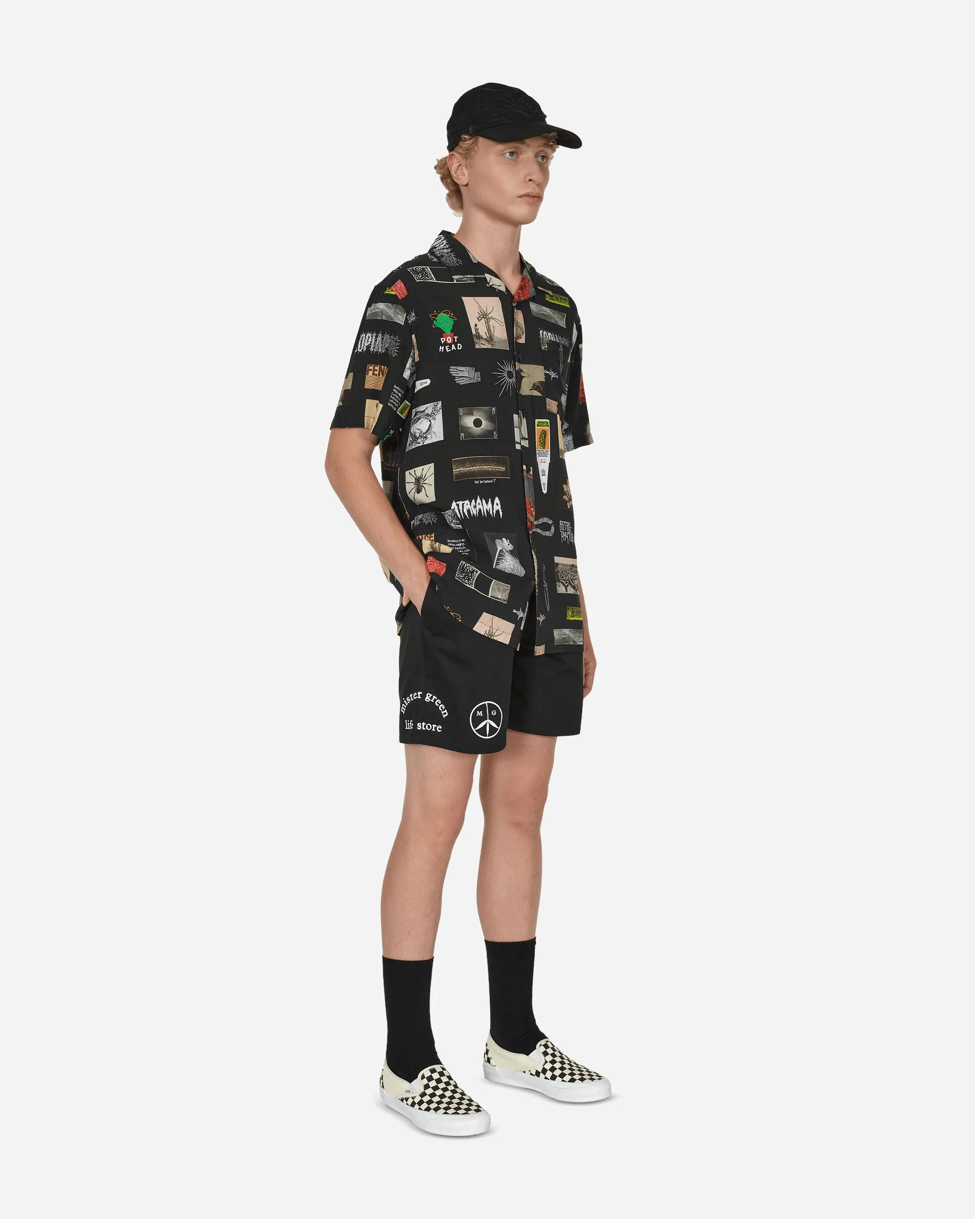 Land Shorts Black
