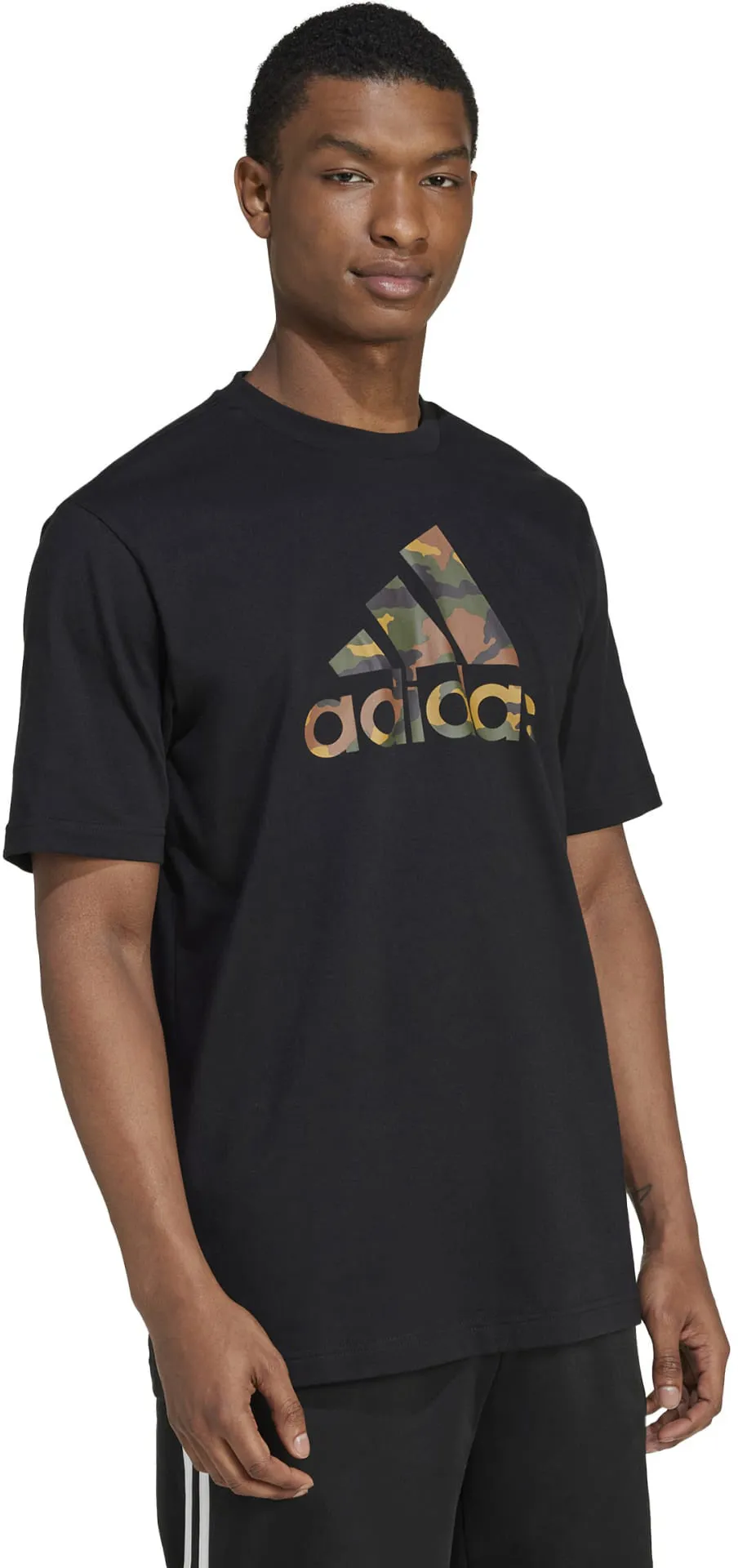 Men's Camo Badge of Sport Graphic T-Shirt