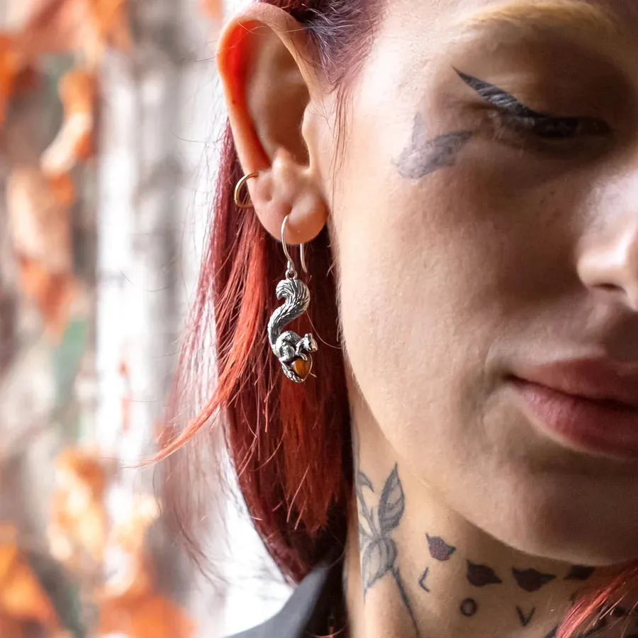 Nick Von K Bijoux Nick Von K - Boucles d'oreilles Écureuil en Argent Sterling avec Œil de Tigre