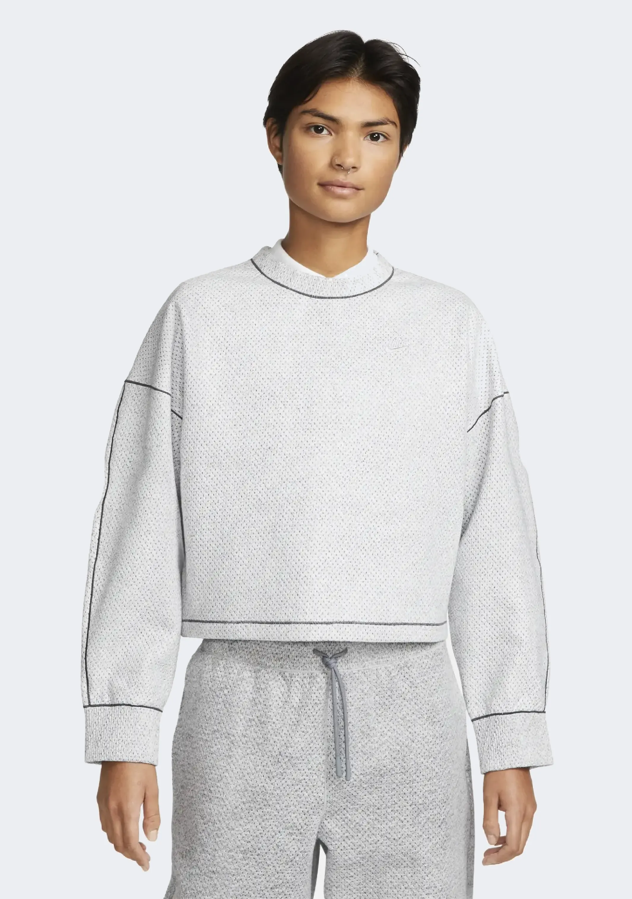 Nike Women's Forward Therma Fit Sweatshirt