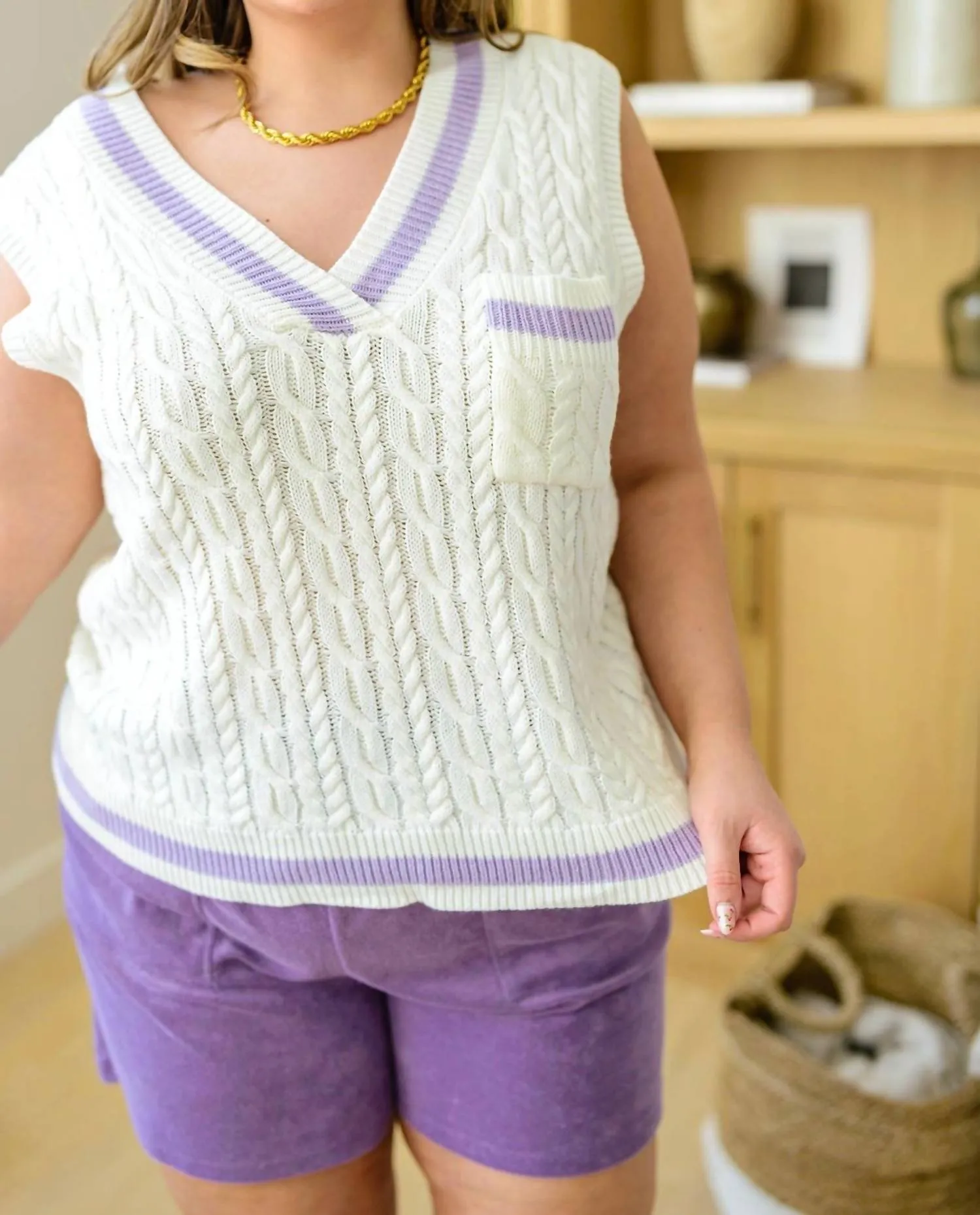 Power Girl Sweater Vest In White