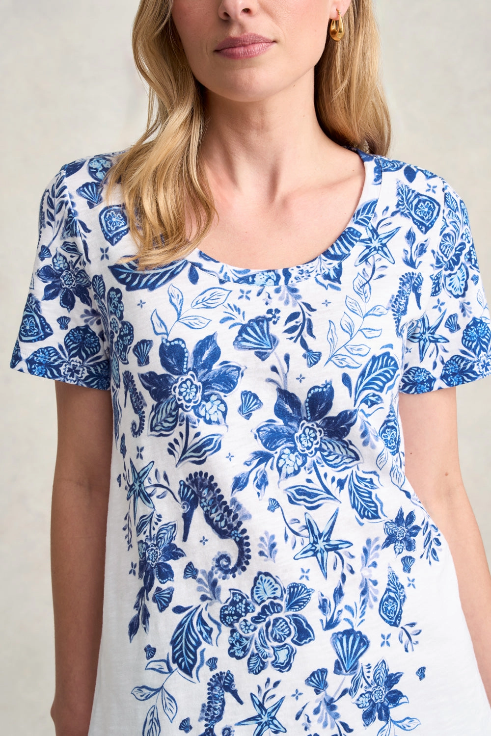 Scoop Neck Tee - Toile De Seaside