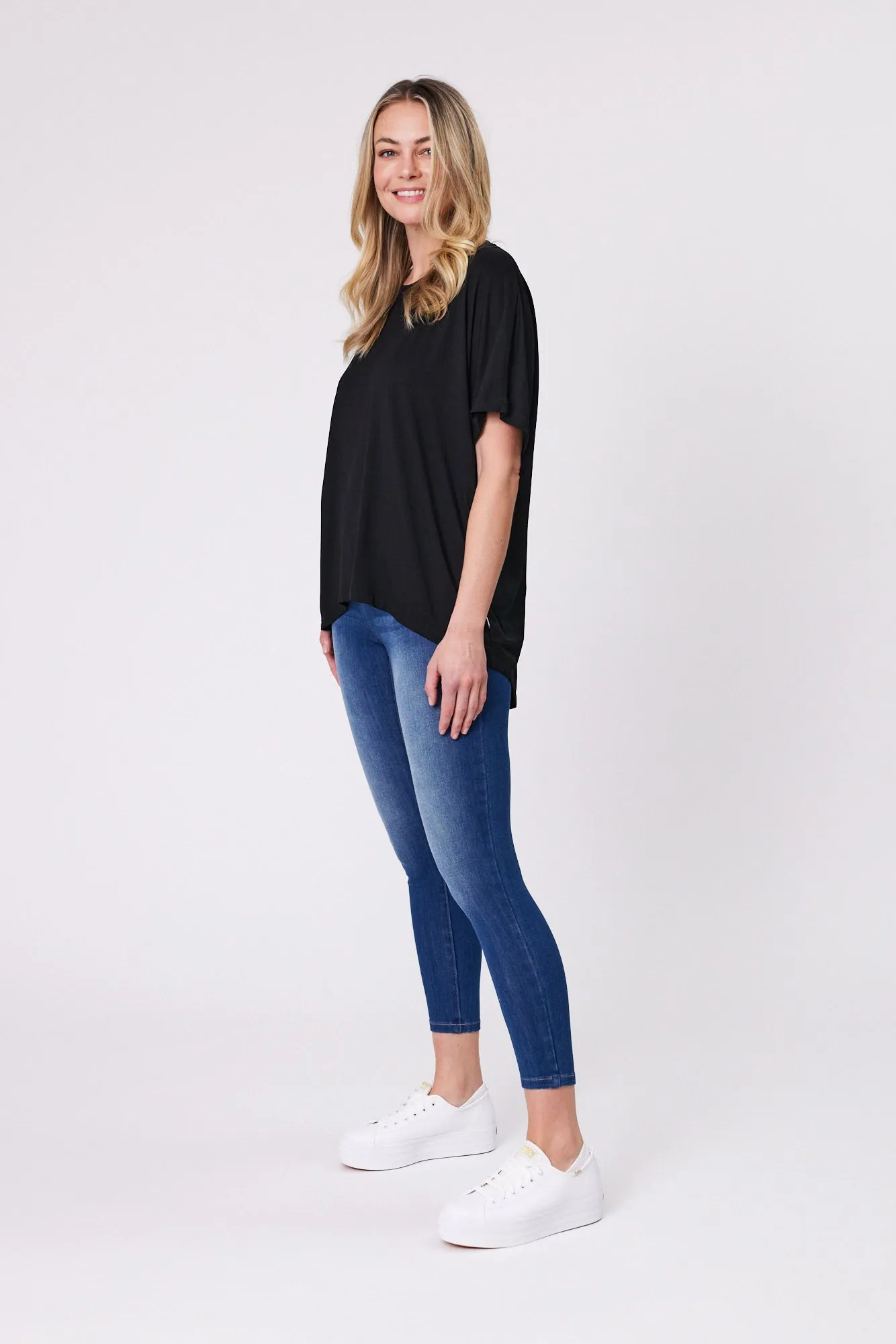 Shine On Essentials Comfort Tee Black