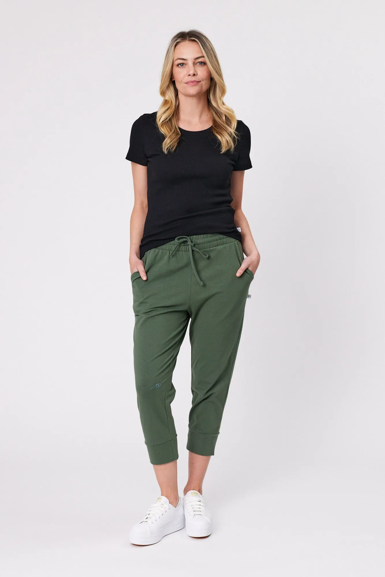 Shine On Essentials Cotton Elastane 3/4 Jogger Khaki
