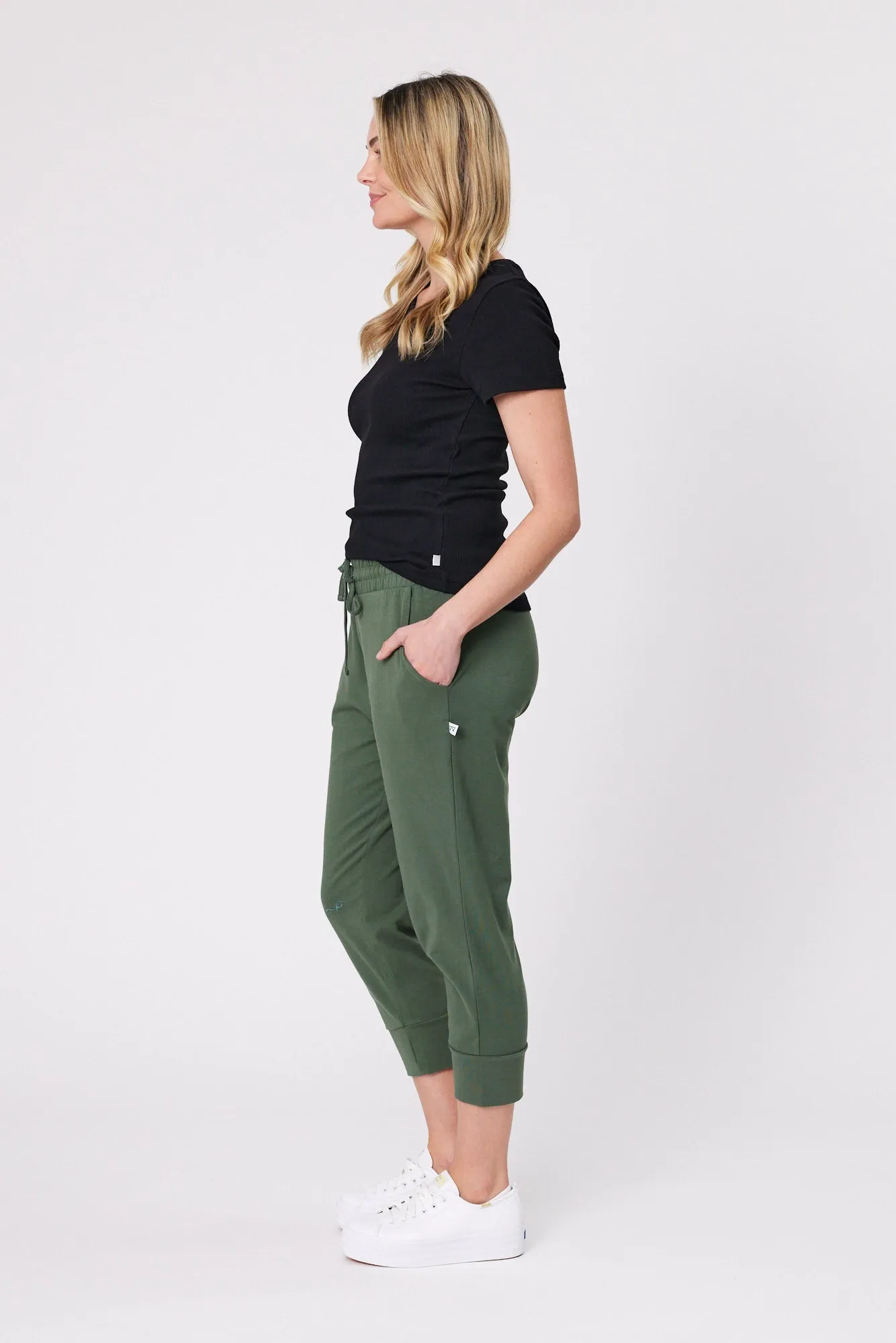 Shine On Essentials Cotton Elastane 3/4 Jogger Khaki