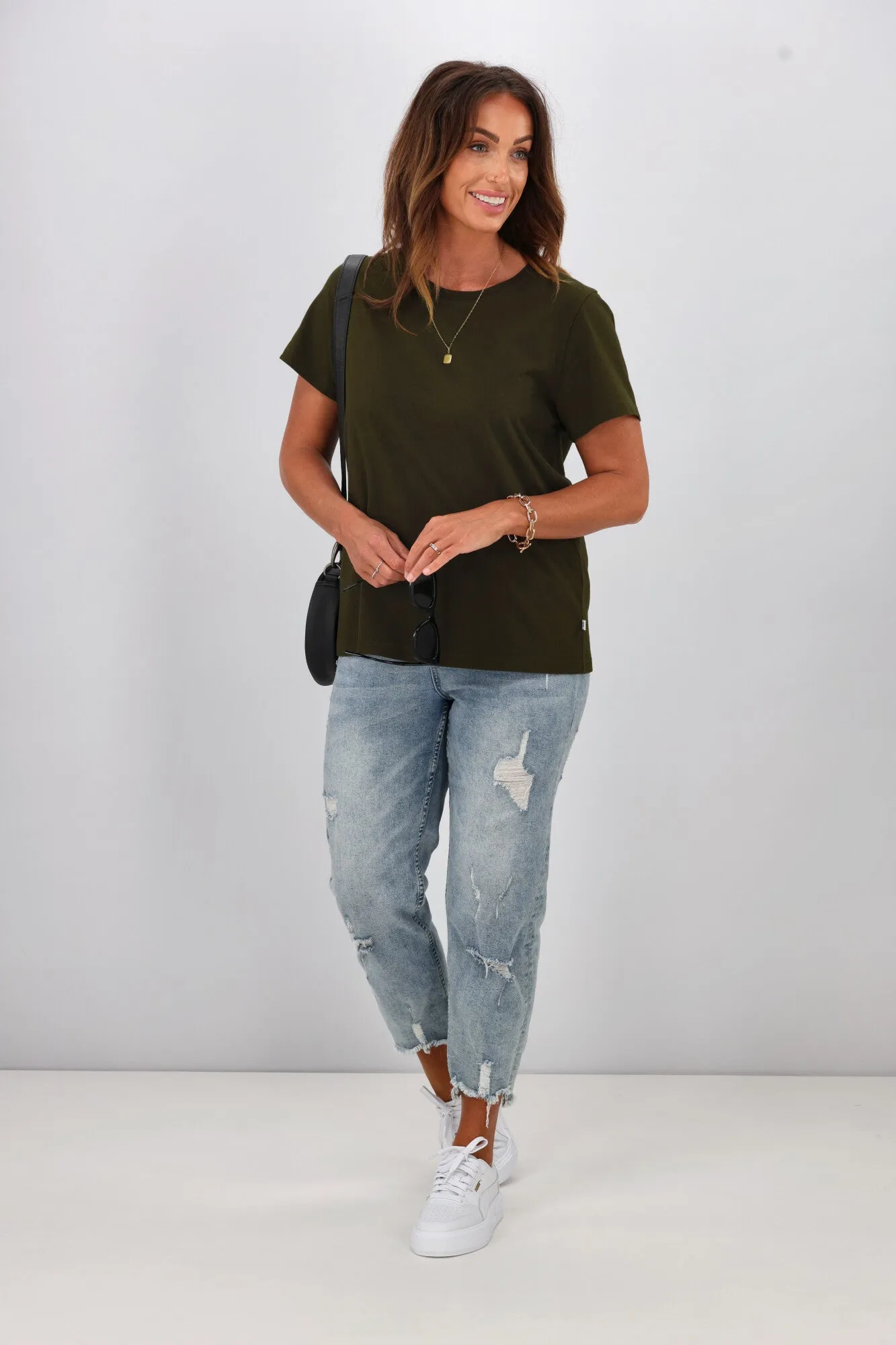 Shine On Essentials Tee Olive