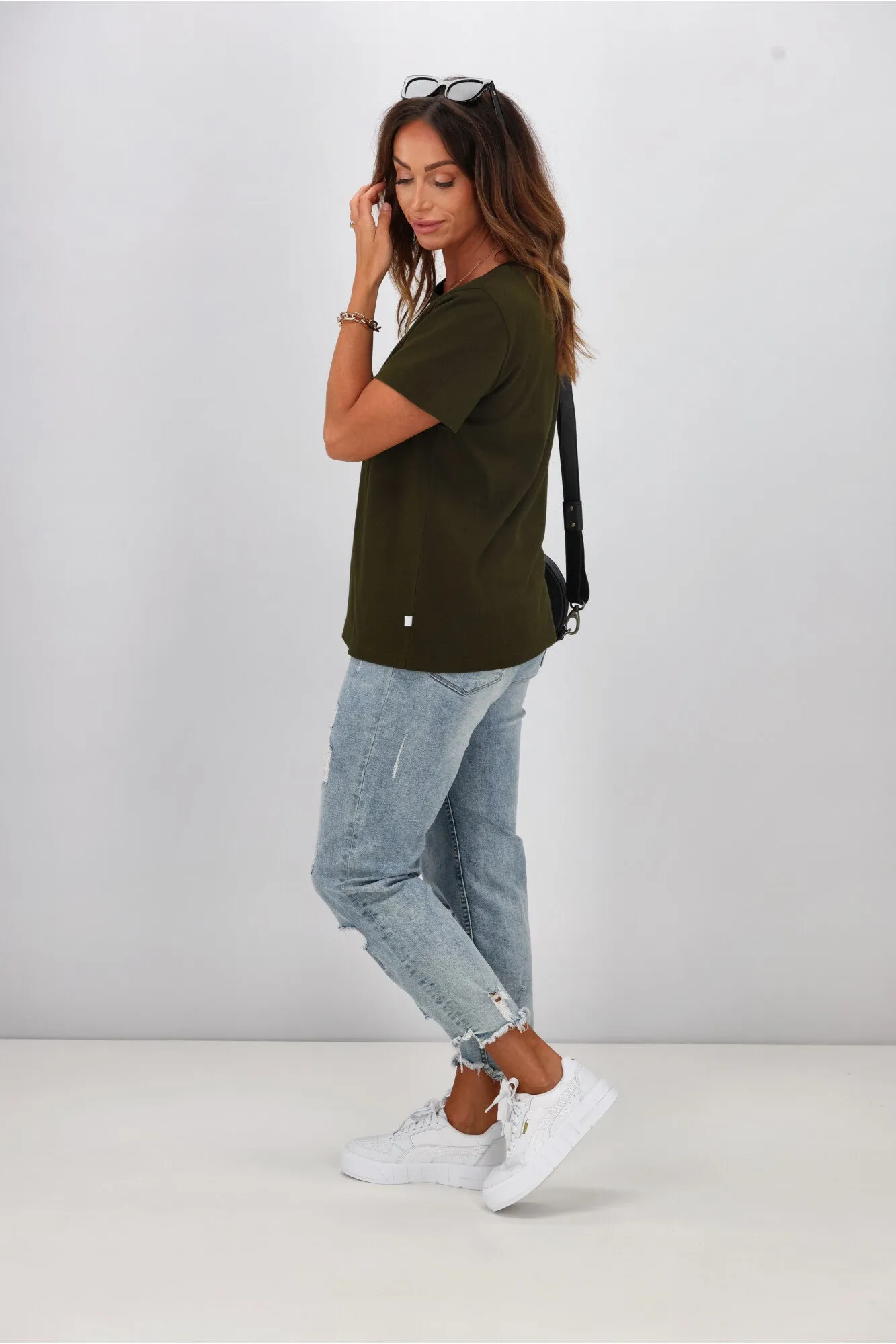 Shine On Essentials Tee Olive