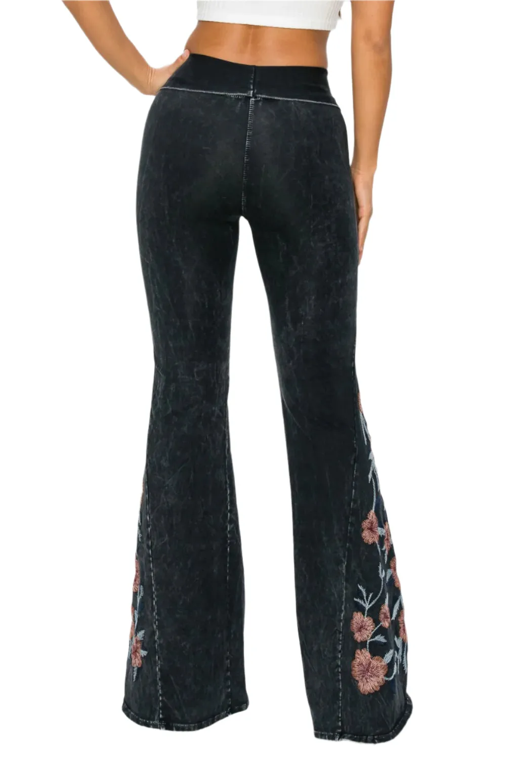 T-Party Desert Rose Embroidered Mineral Washed Yoga Pant CJ75486 Black