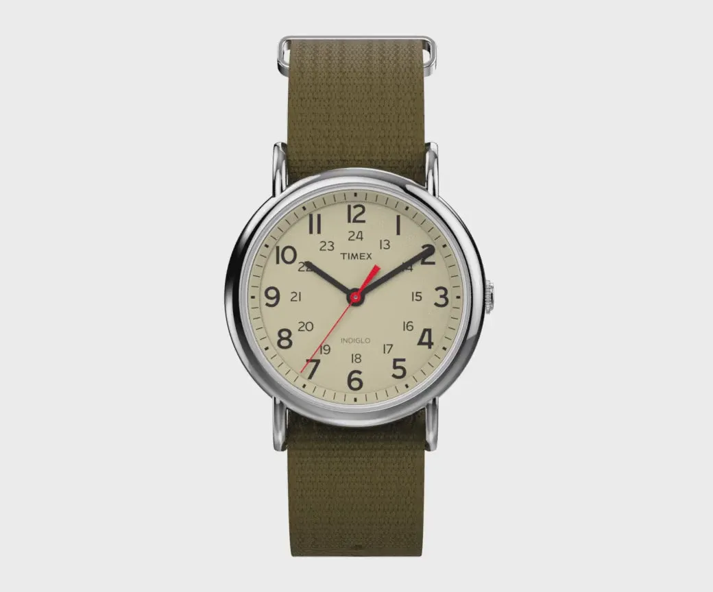 Timex Montre Unisexe Weekender Cadran Argenté T2N651